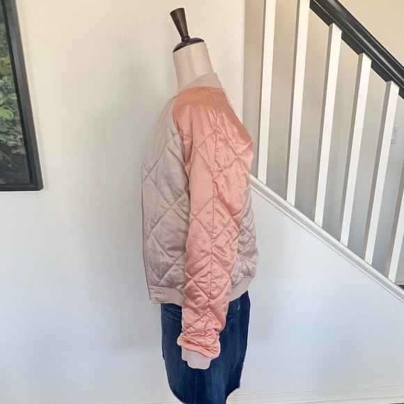 Honey Punch reservable satin bomber jacket. Embroidered/quilted medium - Picture 10 of 16